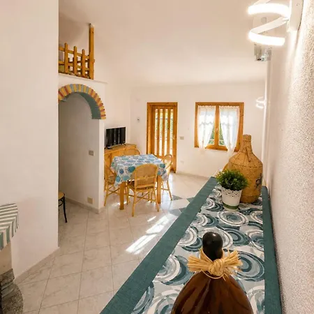 Casa Giulia Feriehus La Caletta